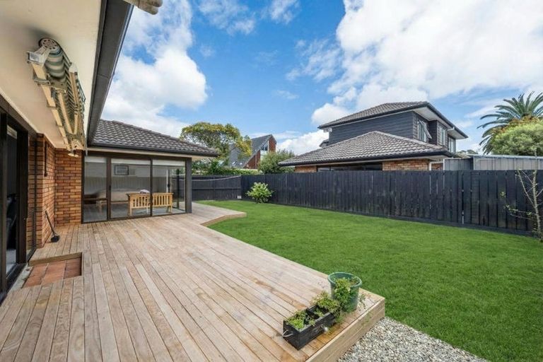 Photo of property in 1/21 Eastern Beach Road, Eastern Beach, Auckland, 2012