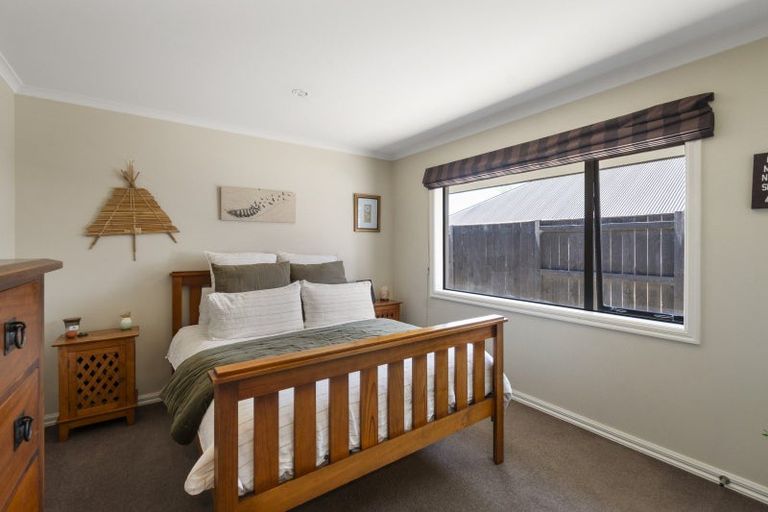 Photo of property in 5 Rodeo Drive, Kelvin Grove, Palmerston North, 4414