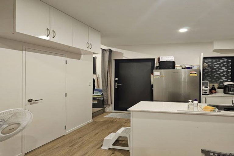 Photo of property in 2/122 Pooks Road, Ranui, Auckland, 0612