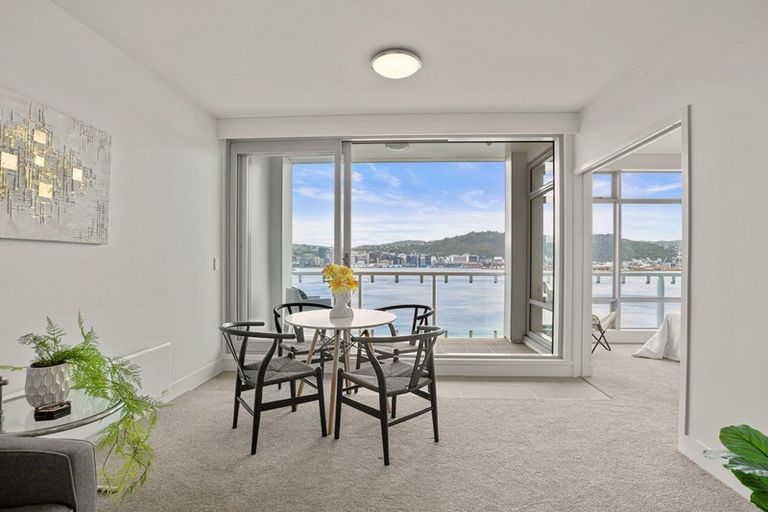 Photo of property in The Capital, 30/370 Oriental Parade, Oriental Bay, Wellington, 6011