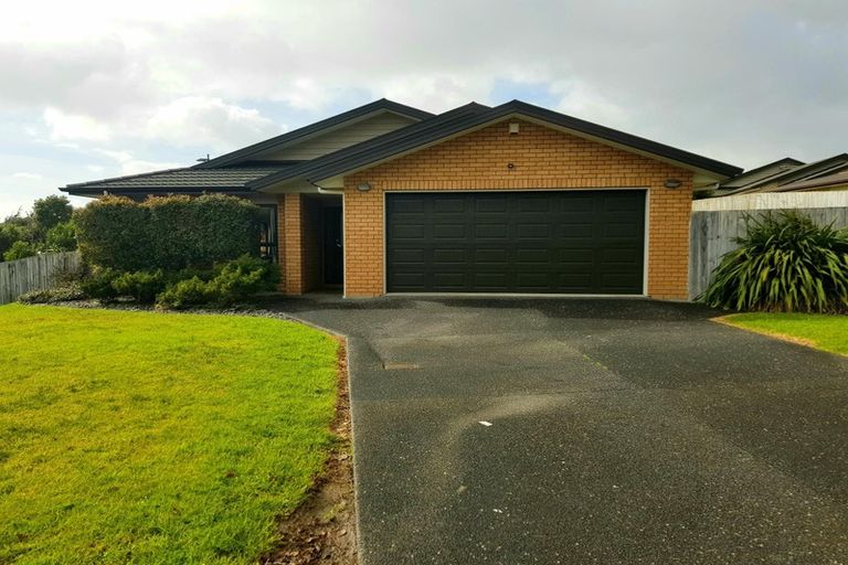 Photo of property in 70 Westgate Drive, Massey, Auckland, 0614
