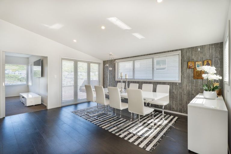 Photo of property in 10 Crompton Avenue, Churton Park, Wellington, 6037