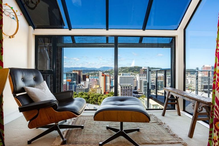 Photo of property in 25 Clermont Terrace, Kelburn, Wellington, 6012