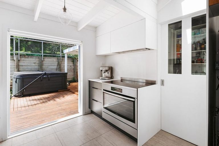 Photo of property in 15 Claydon Place, Ohope, 3121