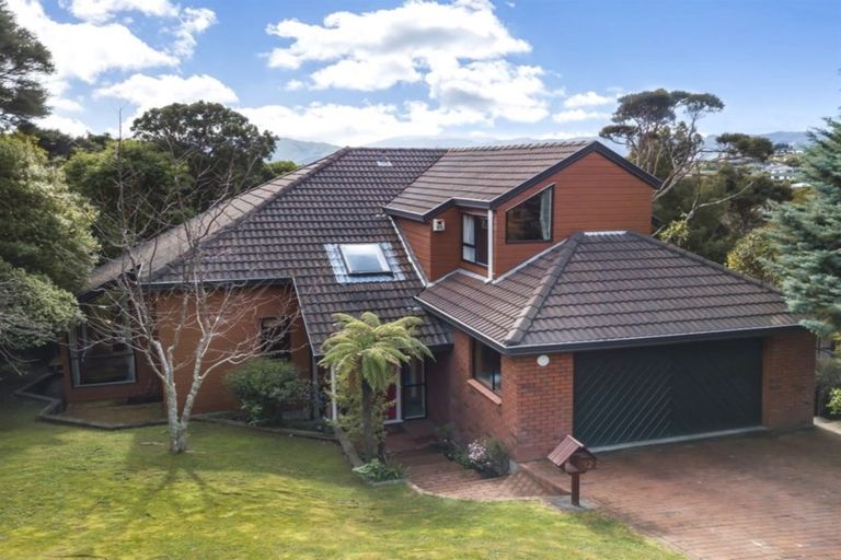 Photo of property in 12 Furneaux Grove, Whitby, Porirua, 5024