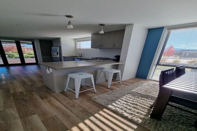 Photo of property in 6 Learning Rock Lane, Wanaka, 9305