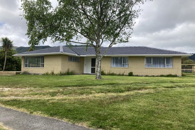 Photo of property in 72 Belvedere Avenue, Waikanae, 5036
