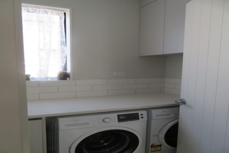 Photo of property in 127 Colonial Drive, Silverdale, 0932