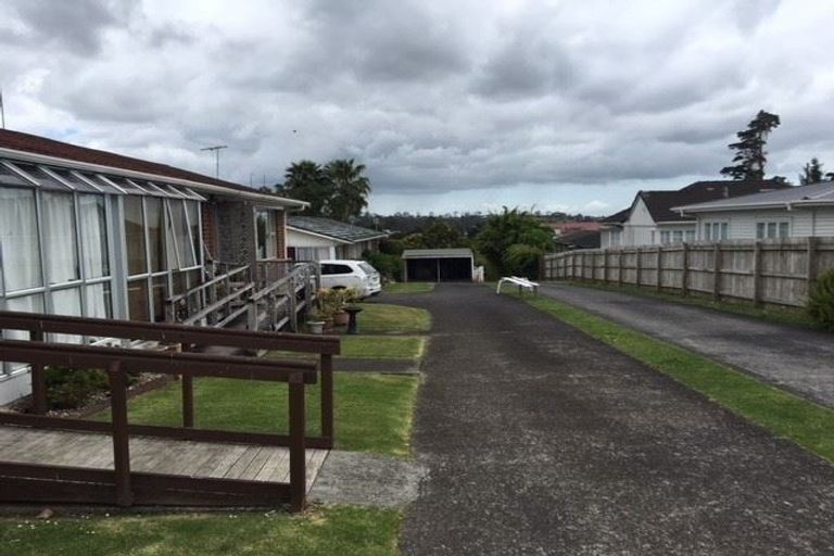 Photo of property in 1/25 West Coast Road, Glen Eden, Auckland, 0602