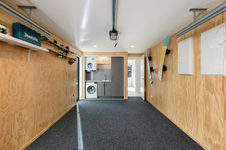 Photo of property in 11 Cleland Close, Wanaka, 9382