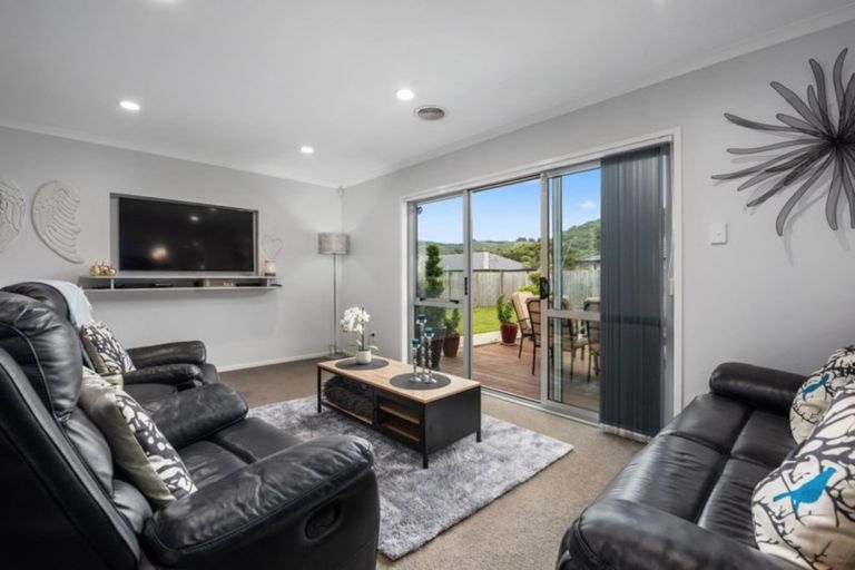 Photo of property in 10a Sunstone Crescent, Brown Owl, Upper Hutt, 5018