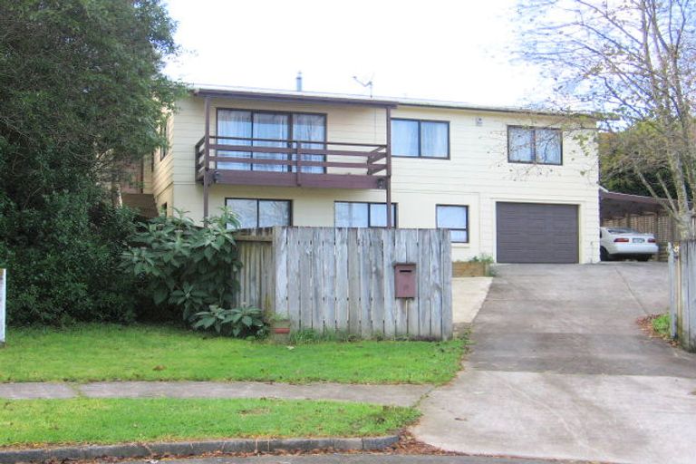 Photo of property in 19 Melia Grove, Goodwood Heights, Auckland, 2105