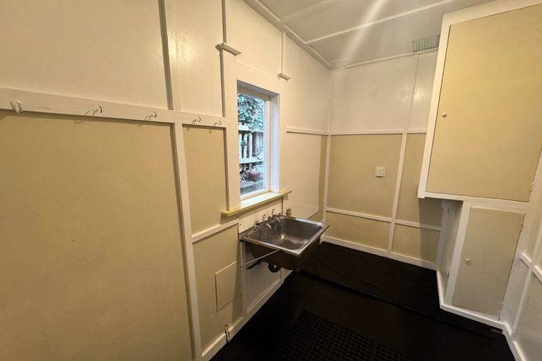 Photo of property in 68 Mortimer Terrace, Brooklyn, Wellington, 6021
