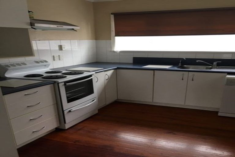 Photo of property in 16 Rathgar Road, Henderson, Auckland, 0610