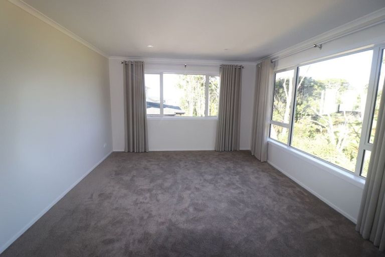 Photo of property in 36 Mettam Drive, Swanson, Auckland, 0614