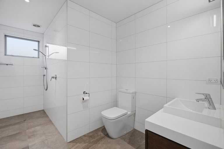 Photo of property in 21 Hine Street, New Plymouth, 4310