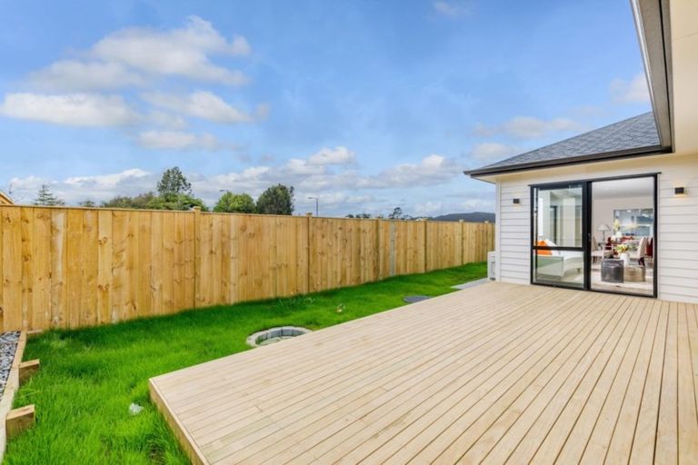 Photo of property in 11 Zadar Street, Kumeu, 0810