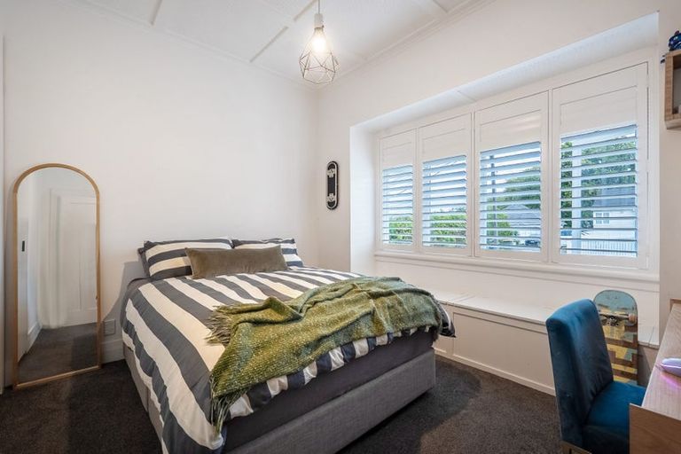 Photo of property in 10 Le Roy Terrace, Birkenhead, Auckland, 0626