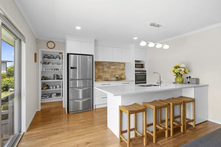 Photo of property in 3 Condor Crescent, Waiwhakaiho, New Plymouth, 4312