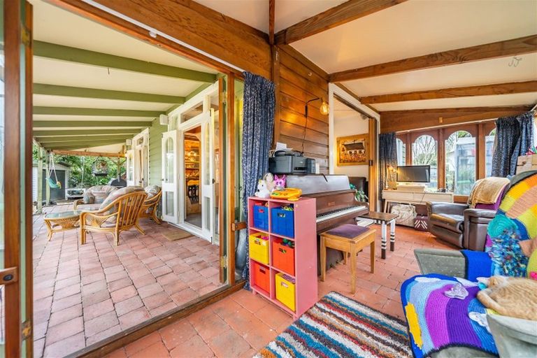 Photo of property in 64 Larchmont Grove, Totara Park, Upper Hutt, 5018