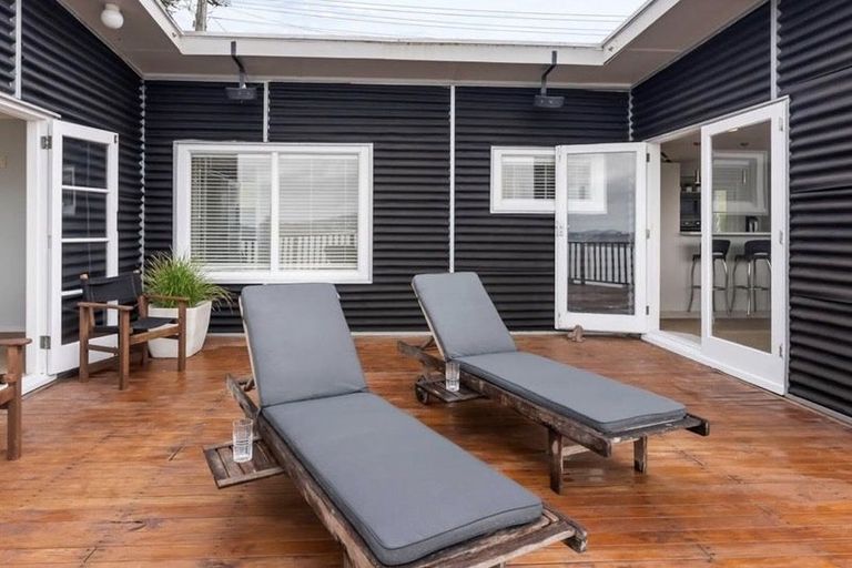 Photo of property in 1104 Whangaparaoa Road, Tindalls Beach, Whangaparaoa, 0930
