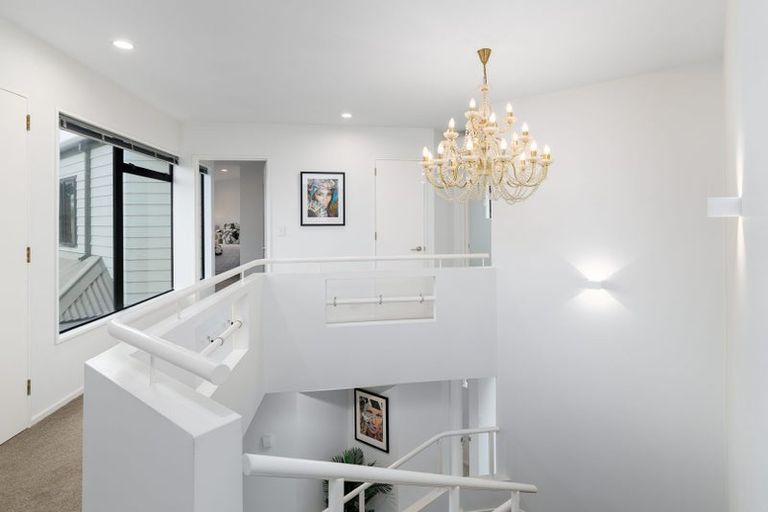 Photo of property in 22 Brockhall Lane, Avonhead, Christchurch, 8042