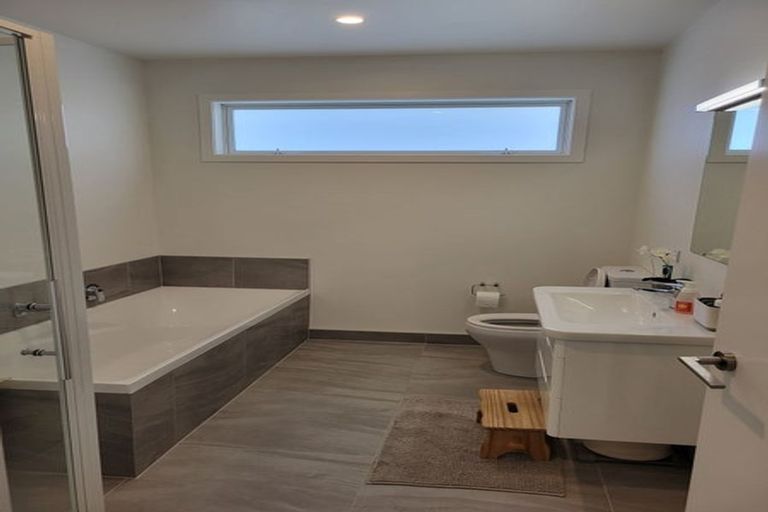 Photo of property in 47 Banks Boulevard, Whitby, Porirua, 5024