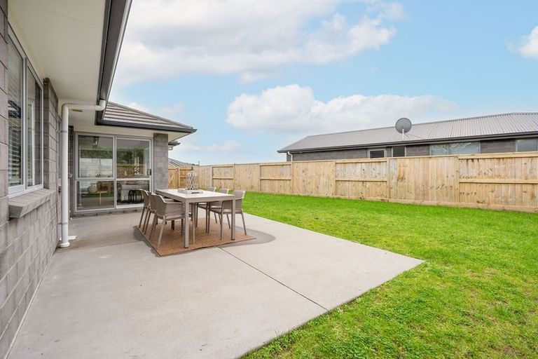 Photo of property in 100 Puhirake Crescent, Pyes Pa, Tauranga, 3112