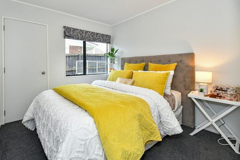 Photo of property in 187 Walter Strevens Drive, Conifer Grove, Takanini, 2112