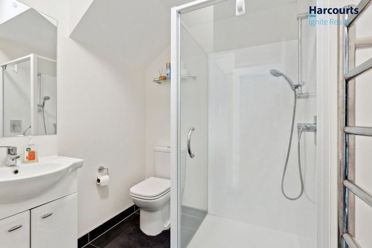 Photo of property in 11 Stitchbird Crescent, Papakura, 2110