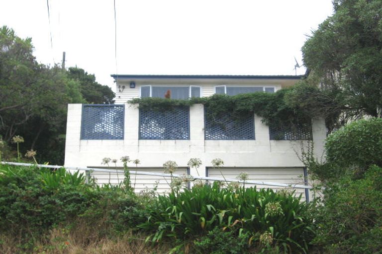 Photo of property in 16 Aplin Terrace, Ngaio, Wellington, 6035