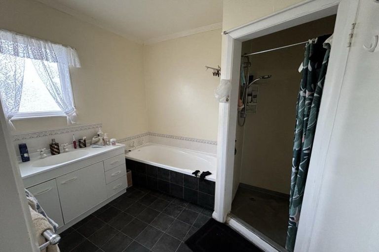 Photo of property in 20 Carlton Avenue, Gonville, Whanganui, 4501