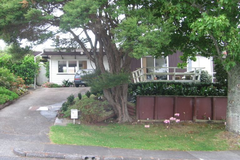 Photo of property in 20 Brunton Place, Glenfield, Auckland, 0629