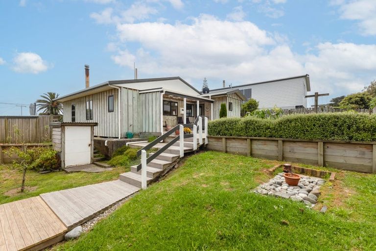 Photo of property in 24 Rodney Avenue, Te Horo Beach, Otaki, 5581