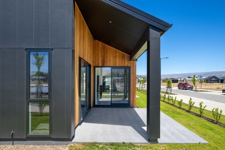 Photo of property in 1 Hadley Place, Cromwell, 9310