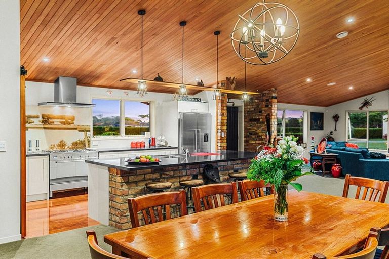 Photo of property in 632 Kara Road, Kokopu, Whangarei, 0179