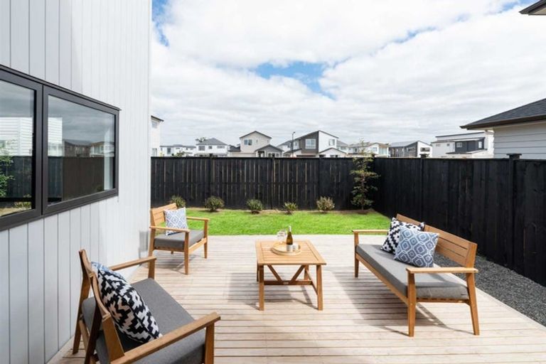Photo of property in 18 Myland Drive, Hobsonville, Auckland, 0616
