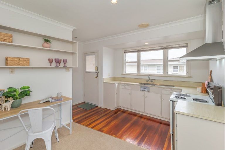Photo of property in 66 Winchester Street, Levin, 5510