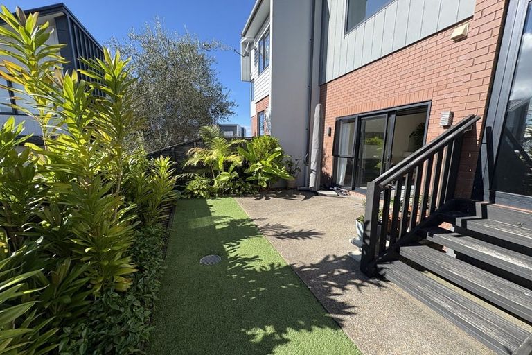 Photo of property in 3 Moki Place, Long Bay, Auckland, 0630
