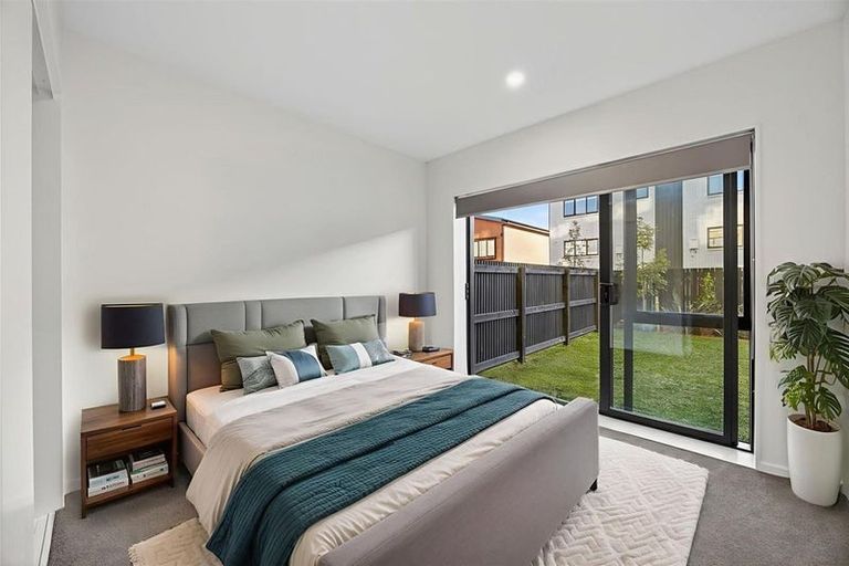Photo of property in 2/5g Newelm Lane, Flat Bush, Auckland, 2019