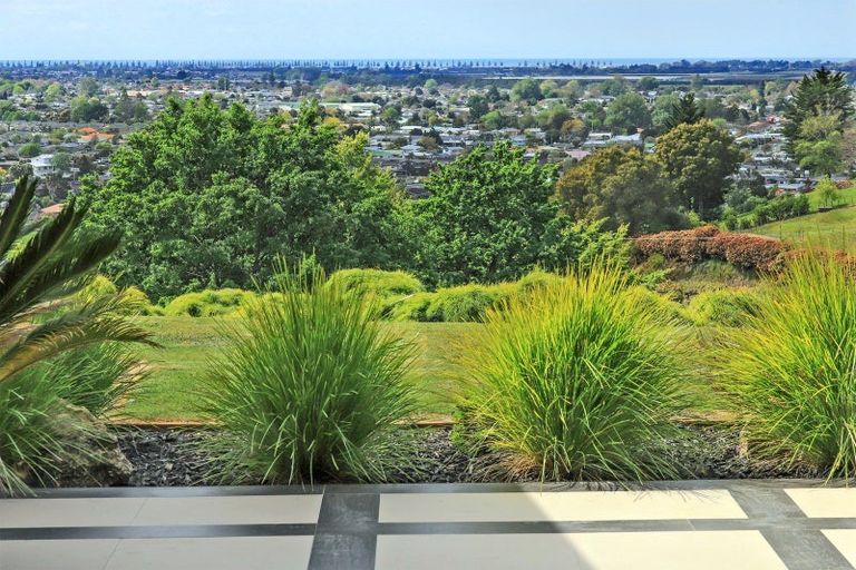 Photo of property in 1 Te Roera Drive, Taradale, Napier, 4112