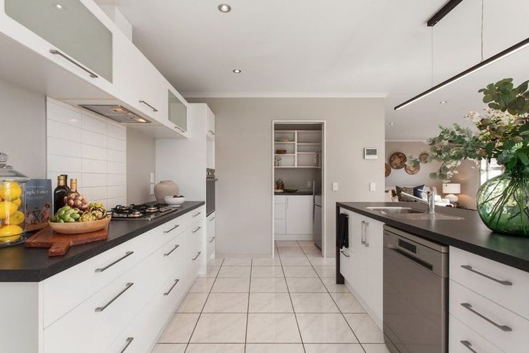 Photo of property in 98 Condell Avenue, Papanui, Christchurch, 8053