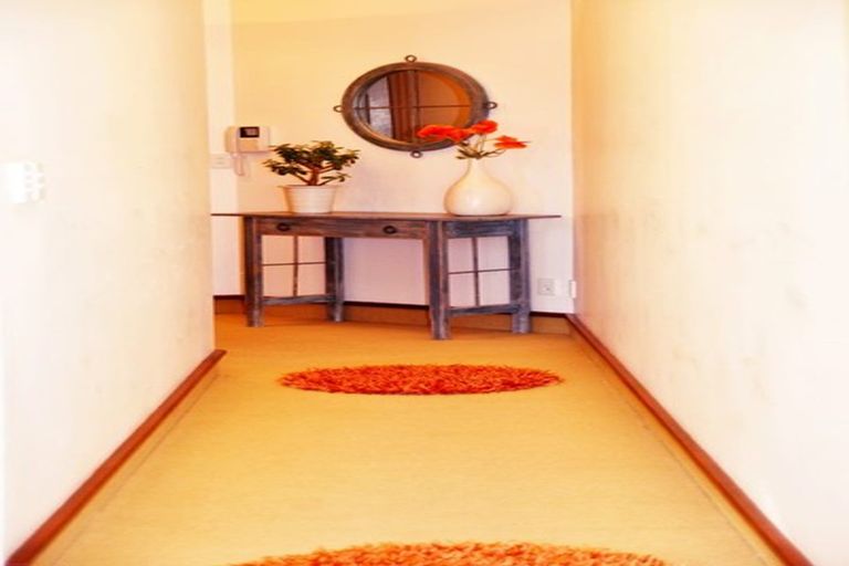 Photo of property in 5/37 Majoribanks Street, Mount Victoria, Wellington, 6011