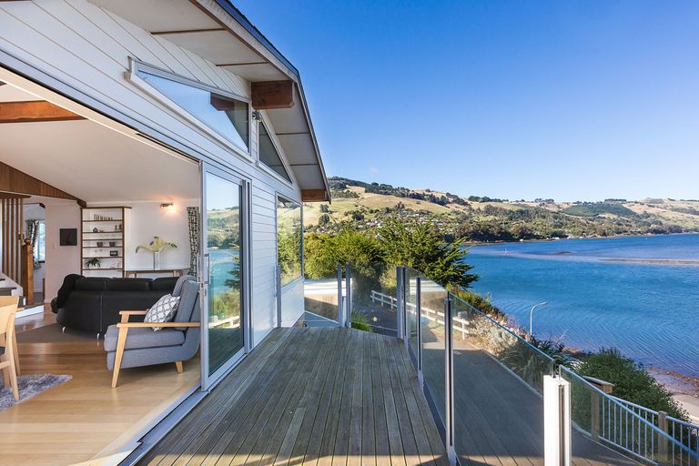 Photo of property in 14 Bewley Avenue, Macandrew Bay, Dunedin, 9014