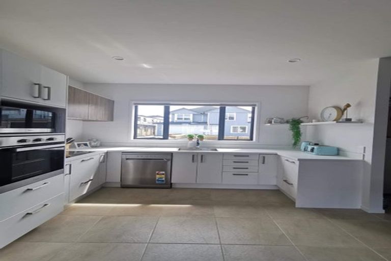 Photo of property in 5 Dorricott Avenue, Hobsonville, Auckland, 0616