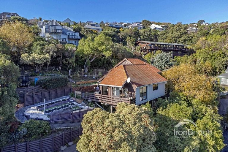 Photo of property in 10 Osmond Lane, Mount Pleasant, Christchurch, 8081