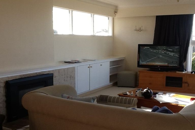 Photo of property in 95 Ocean View Road, Hillcrest, Auckland, 0627