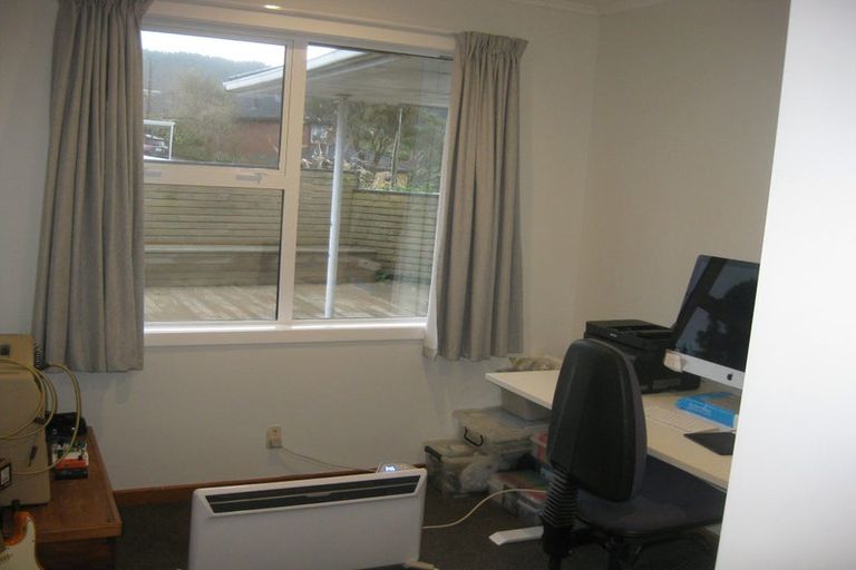 Photo of property in 17 Mascot Street, Tawa, Wellington, 5028