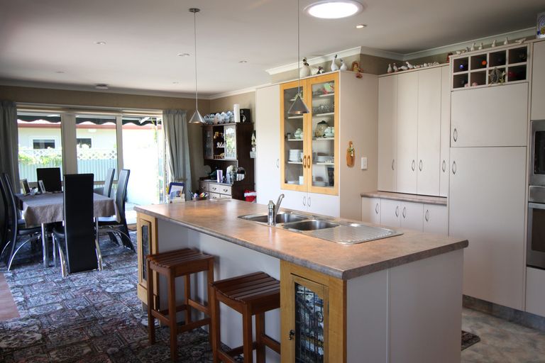 Photo of property in 6 Walnut Grove, Alexandra, 9320