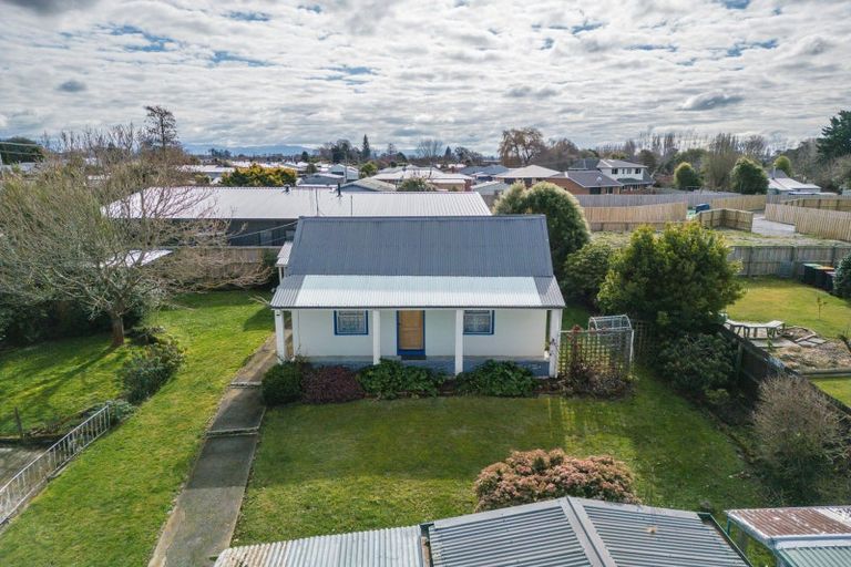 Photo of property in 28 Saint Leonards Road, Temuka, 7920